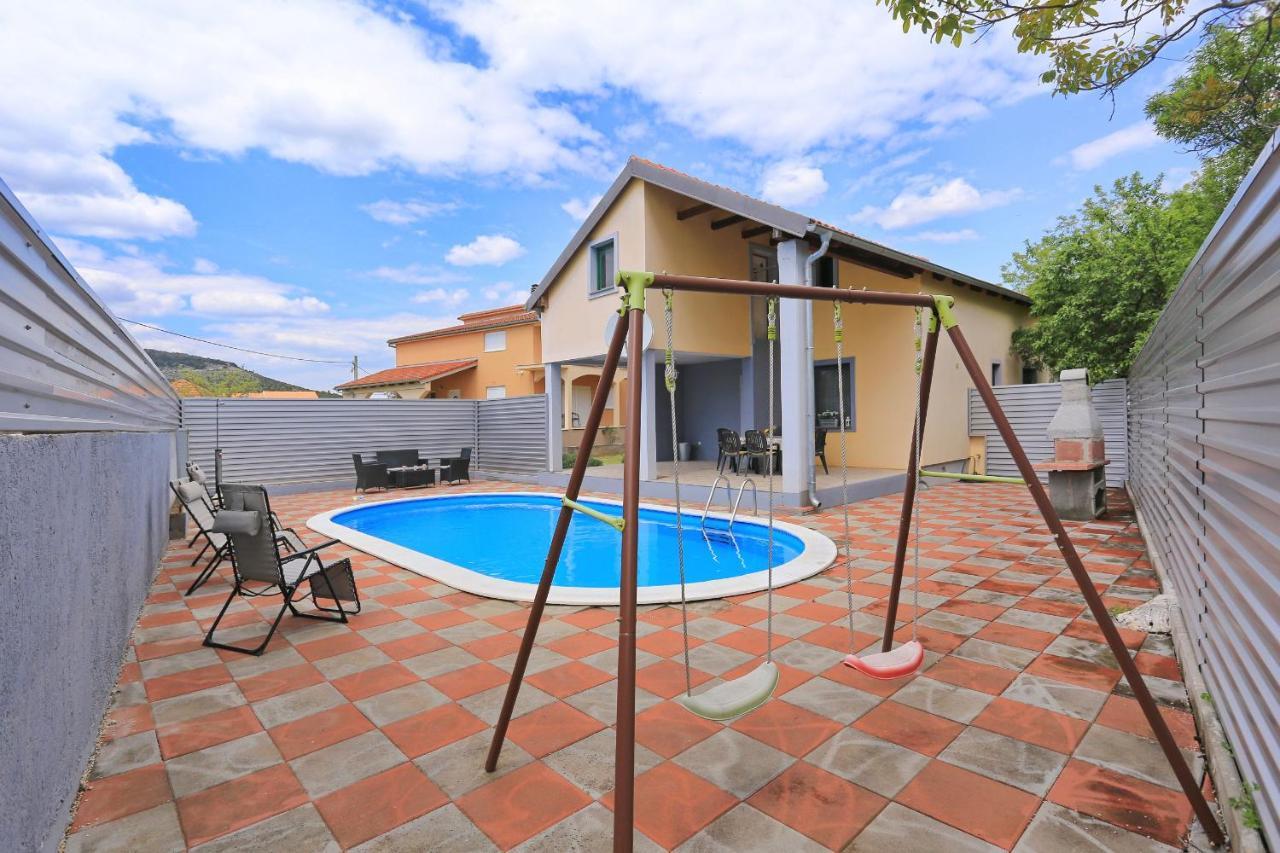 Holiday Home Lucija Sveti Filip i Jakov Exterior photo