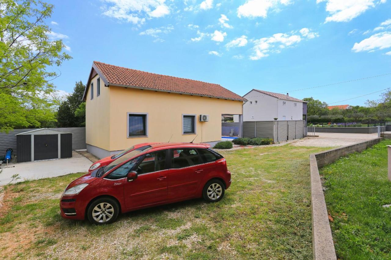 Holiday Home Lucija Sveti Filip i Jakov Exterior photo