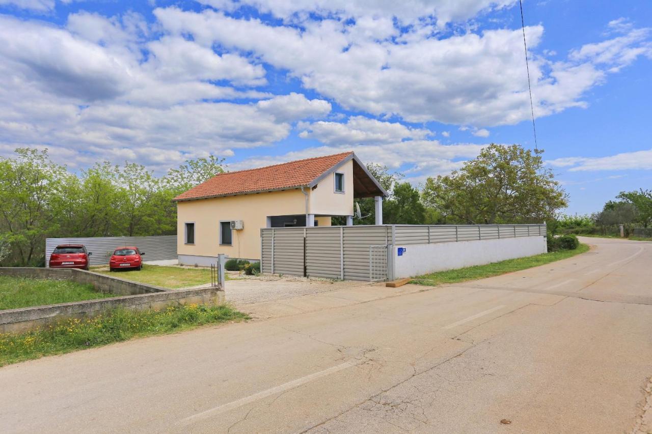 Holiday Home Lucija Sveti Filip i Jakov Exterior photo